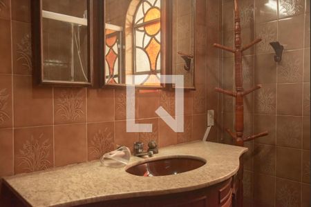 Casa à venda com 300m², 5 quartos e 2 vagasEdícula - Banheiro