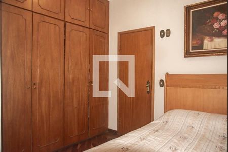 Casa à venda com 300m², 5 quartos e 2 vagasSuíte 1