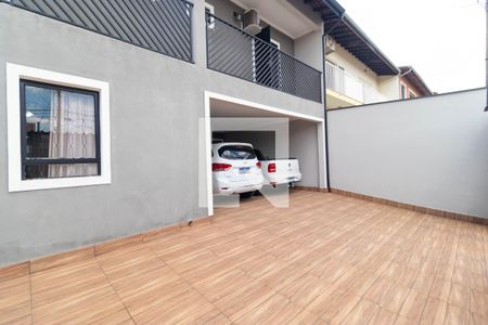 Casa à venda com 225m², 4 quartos e 4 vagas Casa à venda com 225m², 4 quartos e 4 vagasGaragem