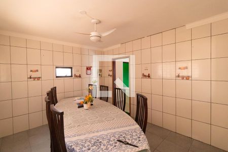 Casa à venda com 225m², 4 quartos e 4 vagas Casa à venda com 225m², 4 quartos e 4 vagasCopa