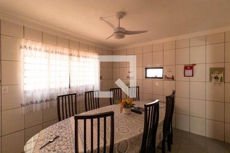 Casa à venda com 225m², 4 quartos e 4 vagas Casa à venda com 225m², 4 quartos e 4 vagasCopa