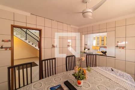 Casa à venda com 225m², 4 quartos e 4 vagas Casa à venda com 225m², 4 quartos e 4 vagasCopa