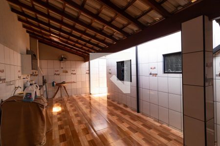 Casa à venda com 225m², 4 quartos e 4 vagas Casa à venda com 225m², 4 quartos e 4 vagasChurrasqueira