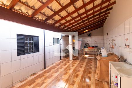 Casa à venda com 225m², 4 quartos e 4 vagas Casa à venda com 225m², 4 quartos e 4 vagasChurrasqueira