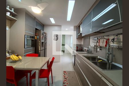 Apartamento à venda com 347m², 3 quartos e 2 vagasCozinha e Área de Serviço