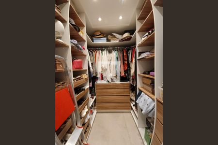 Apartamento à venda com 347m², 3 quartos e 2 vagasCloset da Suíte 2