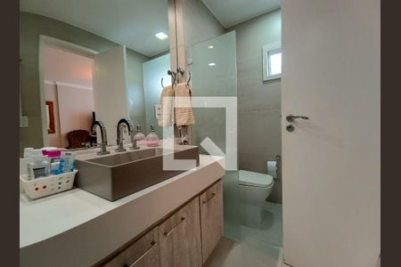 Apartamento à venda com 347m², 3 quartos e 2 vagasBanheiro da Suíte 2