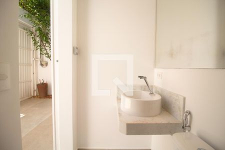 Casa à venda com 85m², 2 quartos e sem vaga Casa à venda com 85m², 2 quartos e sem vagaBanheiro de serviço