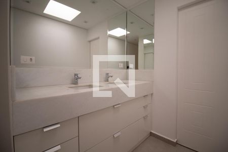 Casa à venda com 85m², 2 quartos e sem vaga Casa à venda com 85m², 2 quartos e sem vagaBanheiro da Suíte