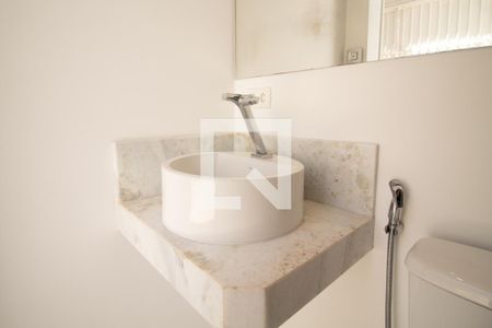 Casa à venda com 85m², 2 quartos e sem vaga Casa à venda com 85m², 2 quartos e sem vagaBanheiro de serviço