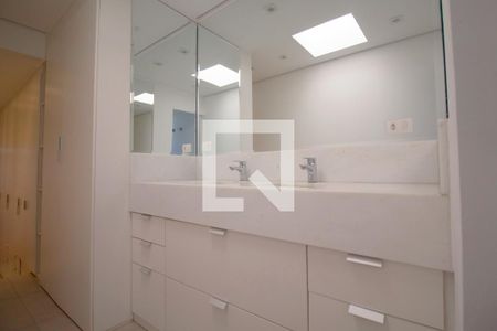 Casa à venda com 85m², 2 quartos e sem vaga Casa à venda com 85m², 2 quartos e sem vagaBanheiro da Suíte