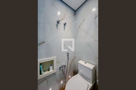 Casa de condomínio à venda com 145m², 3 quartos e 2 vagasBanheiro da Suíte