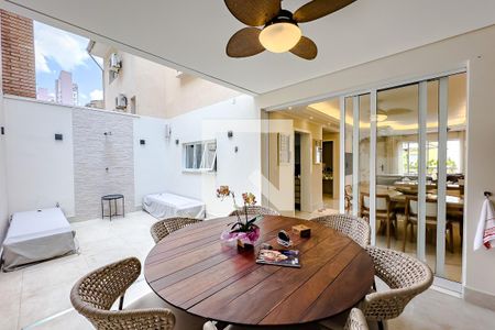 Casa de condomínio à venda com 145m², 3 quartos e 2 vagasÁrea externa