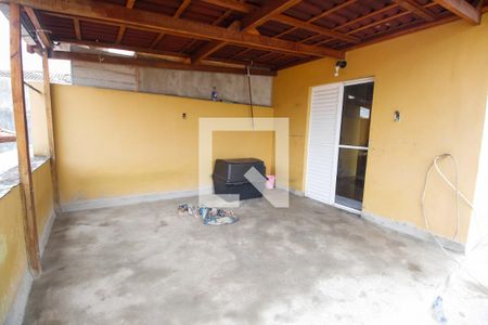 Casa para alugar com 200m², 2 quartos e 1 vagaQuintal