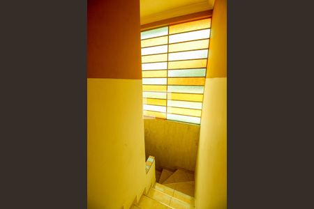 Casa para alugar com 200m², 2 quartos e 1 vagaEscada