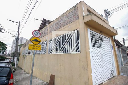 Casa para alugar com 200m², 2 quartos e 1 vagaFachada