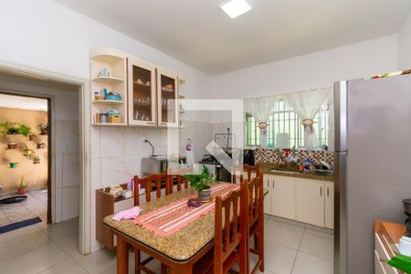 Casa à venda com 100m², 3 quartos e 3 vagas Casa à venda com 100m², 3 quartos e 3 vagasCozinha