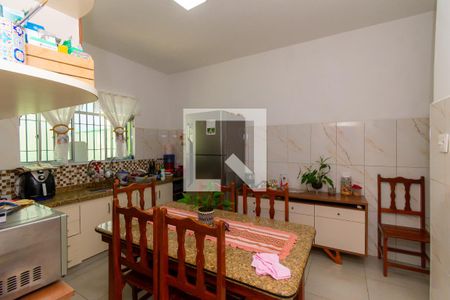 Casa à venda com 100m², 3 quartos e 3 vagas Casa à venda com 100m², 3 quartos e 3 vagasCozinha