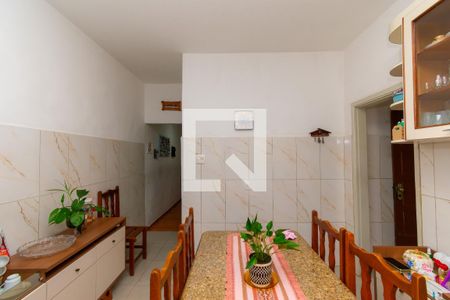 Casa à venda com 100m², 3 quartos e 3 vagas Casa à venda com 100m², 3 quartos e 3 vagasCozinha