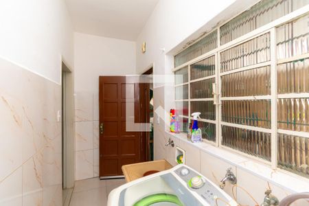 Casa à venda com 100m², 3 quartos e 3 vagas Casa à venda com 100m², 3 quartos e 3 vagasÁrea de Serviço