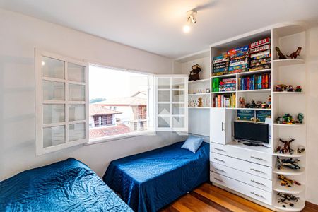 Casa de condomínio à venda com 170m², 3 quartos e 2 vagas Casa de condomínio à venda com 170m², 3 quartos e 2 vagasQuarto 01