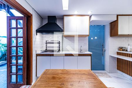 Casa de condomínio à venda com 170m², 3 quartos e 2 vagas Casa de condomínio à venda com 170m², 3 quartos e 2 vagasCozinha