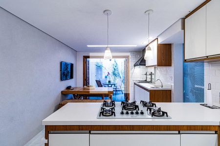 Casa de condomínio à venda com 170m², 3 quartos e 2 vagas Casa de condomínio à venda com 170m², 3 quartos e 2 vagasCozinha