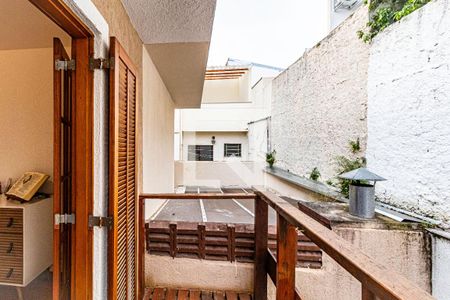Casa de condomínio à venda com 170m², 3 quartos e 2 vagas Casa de condomínio à venda com 170m², 3 quartos e 2 vagasSuite - Varanda