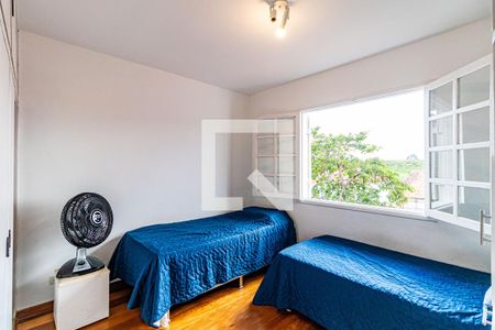 Casa de condomínio à venda com 170m², 3 quartos e 2 vagas Casa de condomínio à venda com 170m², 3 quartos e 2 vagasQuarto 01