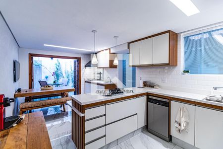 Casa de condomínio à venda com 170m², 3 quartos e 2 vagas Casa de condomínio à venda com 170m², 3 quartos e 2 vagasCozinha