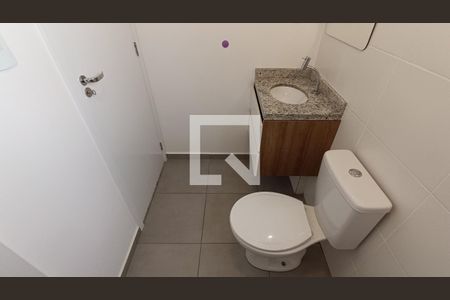 Apartamento para alugar com 61m², 2 quartos e 1 vaga Apartamento para alugar com 61m², 2 quartos e 1 vagaBanheiro da Suíte