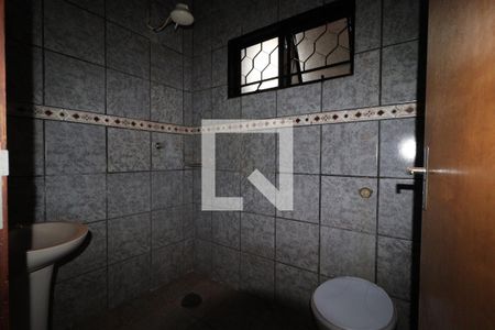 Casa para alugar com 100m², 2 quartos e 1 vagaBanheiro Quarto 2