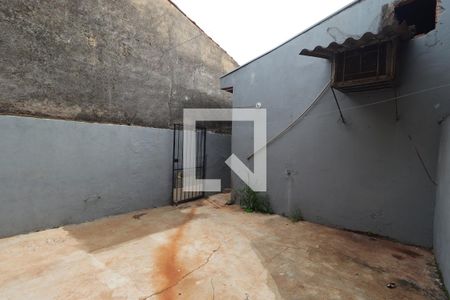 Casa para alugar com 100m², 2 quartos e 1 vagaQuintal