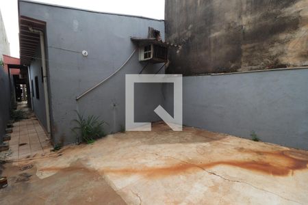 Casa para alugar com 100m², 2 quartos e 1 vagaQuintal