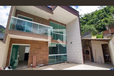 Casa de condomínio à venda com 300m², 3 quartos e 3 vagasQuintal