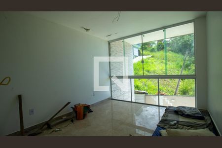 Casa de condomínio à venda com 300m², 3 quartos e 3 vagasSuíte 2