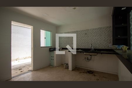 Casa de condomínio à venda com 300m², 3 quartos e 3 vagasCozinha e Área de Serviço