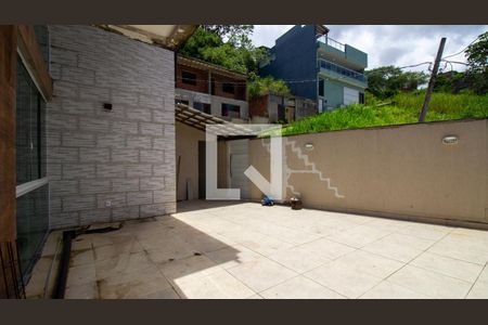 Casa de condomínio à venda com 300m², 3 quartos e 3 vagasQuintal