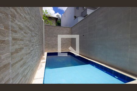 Casa de condomínio à venda com 300m², 3 quartos e 3 vagasPiscina