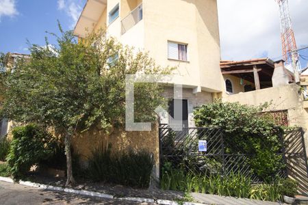 Casa à venda com 103m², 6 quartos e 3 vagas Casa à venda com 103m², 6 quartos e 3 vagasFachada