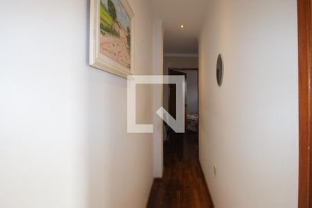 Casa à venda com 103m², 6 quartos e 3 vagas Casa à venda com 103m², 6 quartos e 3 vagasCorredor