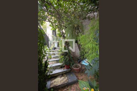 Casa à venda com 103m², 6 quartos e 3 vagas Casa à venda com 103m², 6 quartos e 3 vagasÁrea comum