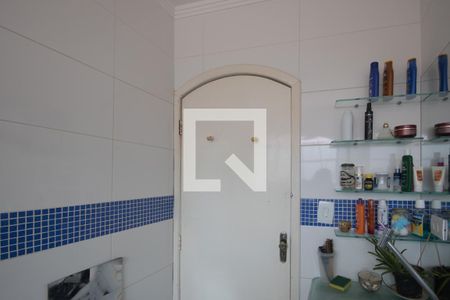 Casa à venda com 103m², 6 quartos e 3 vagas Casa à venda com 103m², 6 quartos e 3 vagasBanheiro 2