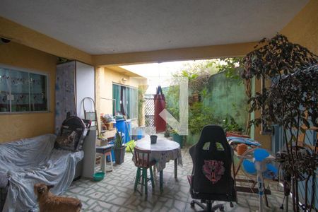 Casa à venda com 103m², 6 quartos e 3 vagas Casa à venda com 103m², 6 quartos e 3 vagasGaragem