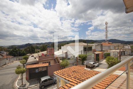 Casa à venda com 103m², 6 quartos e 3 vagas Casa à venda com 103m², 6 quartos e 3 vagasVaranda