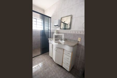 Casa para alugar com 150m², 2 quartos e 2 vagasBanheiro 2