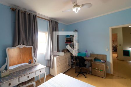 Casa à venda com 220m², 3 quartos e 3 vagas Casa à venda com 220m², 3 quartos e 3 vagasQuarto 01