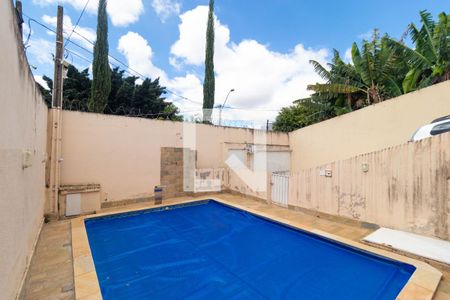 Casa à venda com 220m², 3 quartos e 3 vagas Casa à venda com 220m², 3 quartos e 3 vagasPiscina