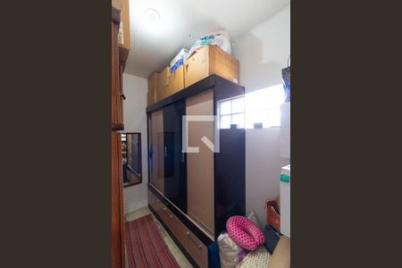 Casa à venda com 220m², 3 quartos e 3 vagas Casa à venda com 220m², 3 quartos e 3 vagasCloset da Suíte