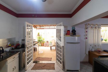 Casa à venda com 220m², 3 quartos e 3 vagas Casa à venda com 220m², 3 quartos e 3 vagasCozinha 02